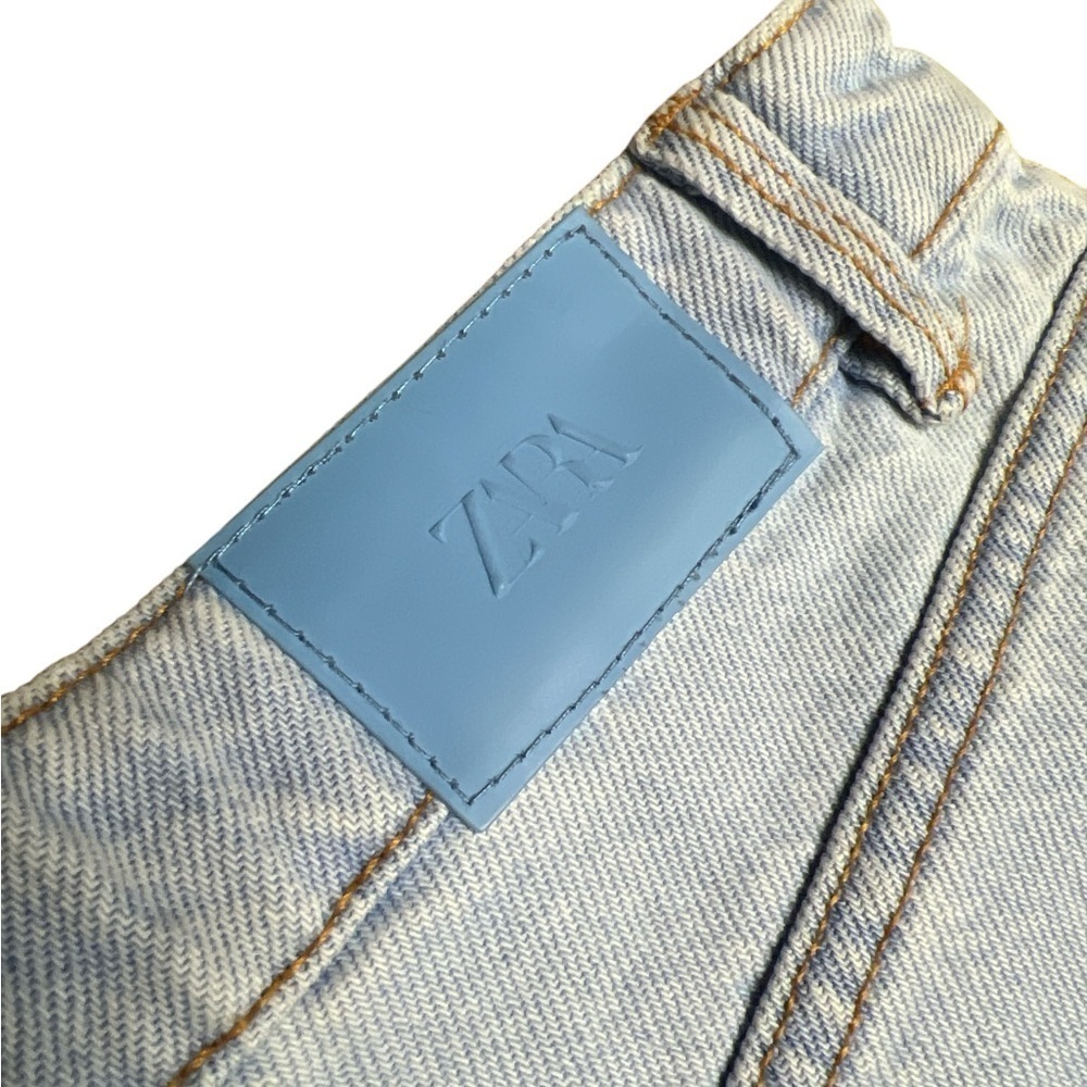 Zara light wash cut off high waisted shorts - Picture 4 of 4